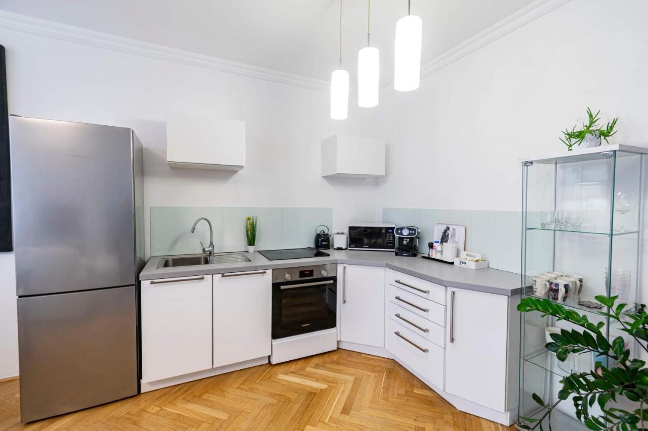 Budacastle Panoramic Luxurious Family Apt, Free Parking Included بودابست المظهر الخارجي الصورة